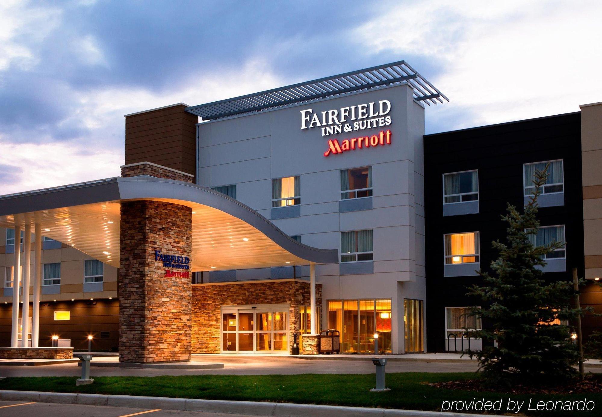 Fairfield Inn & Suites By Marriott Lethbridge Exterior photo